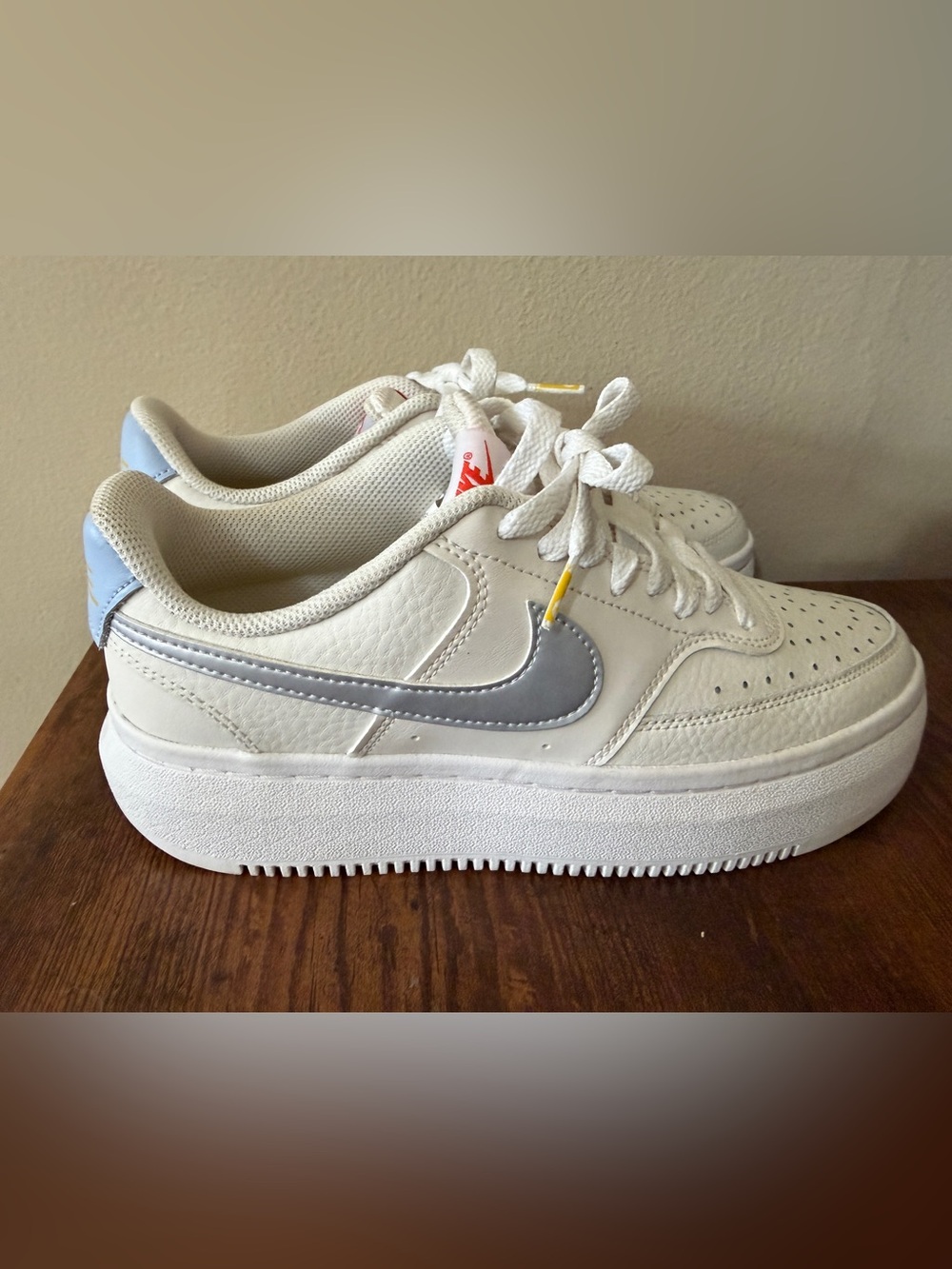 Nike White Court Vision Alta Athletic Sneaker Interior Label Size 9 - Picture 3 of 8